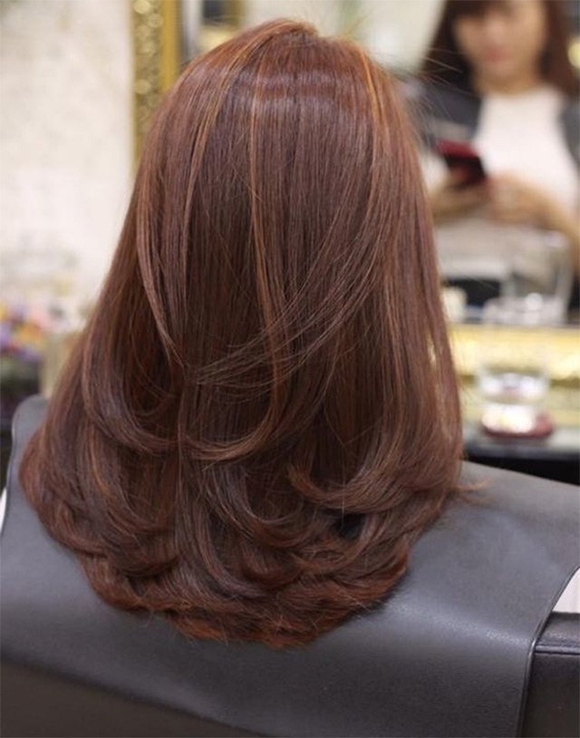 Top 10 kiểu tóc uốn đuôi xoăn nhẹ đẹp Hot Trend 2023