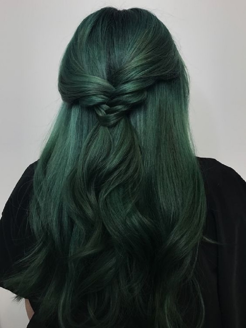 Tóc màu xanh rêu